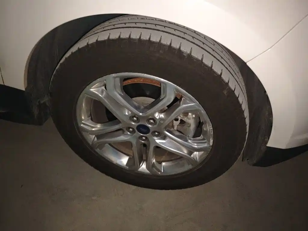 Ford Edge — миниатюра 8