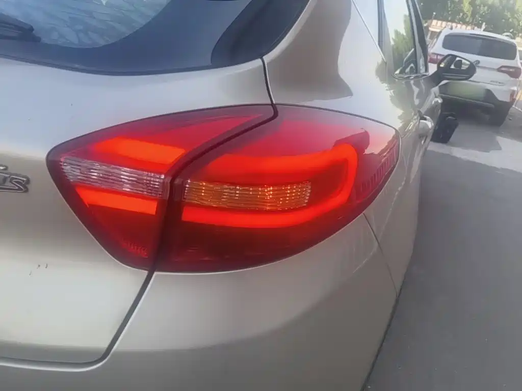 Geely Emgrand GS — миниатюра 8