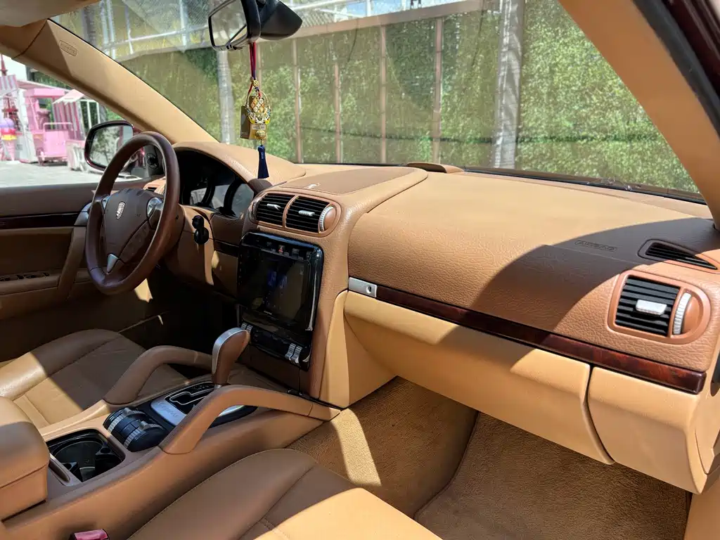 Porsche Cayenne — миниатюра 11