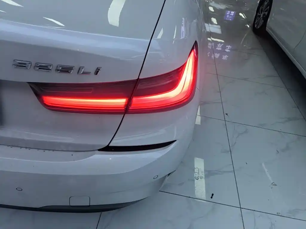 BMW 3 Series — миниатюра 8