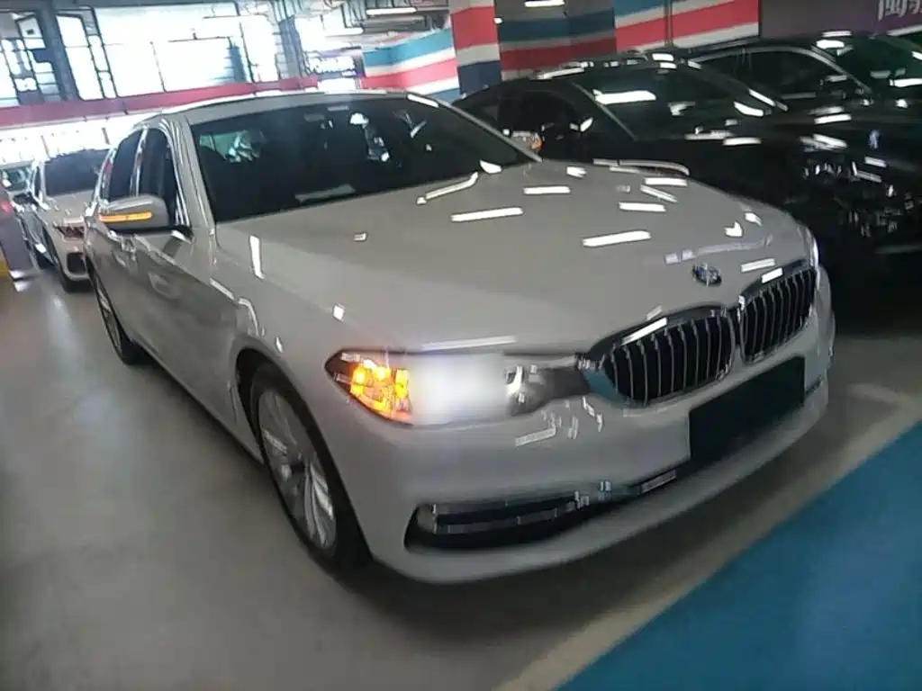 BMW 5 Series — миниатюра 4