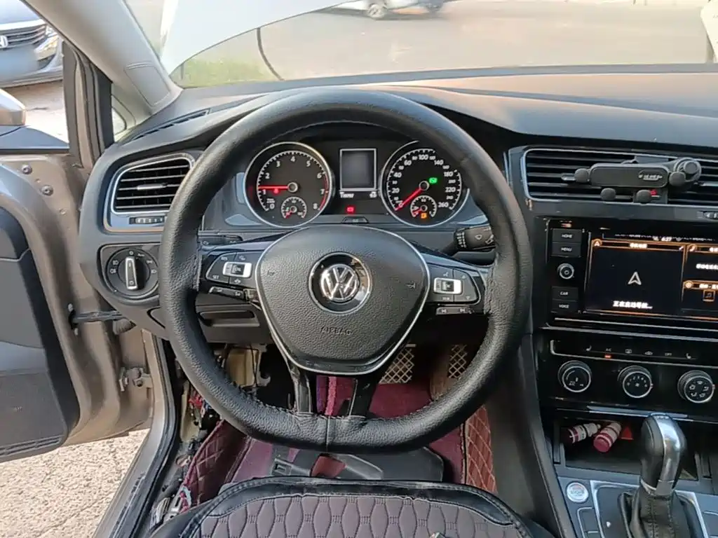 Volkswagen Golf — миниатюра 11