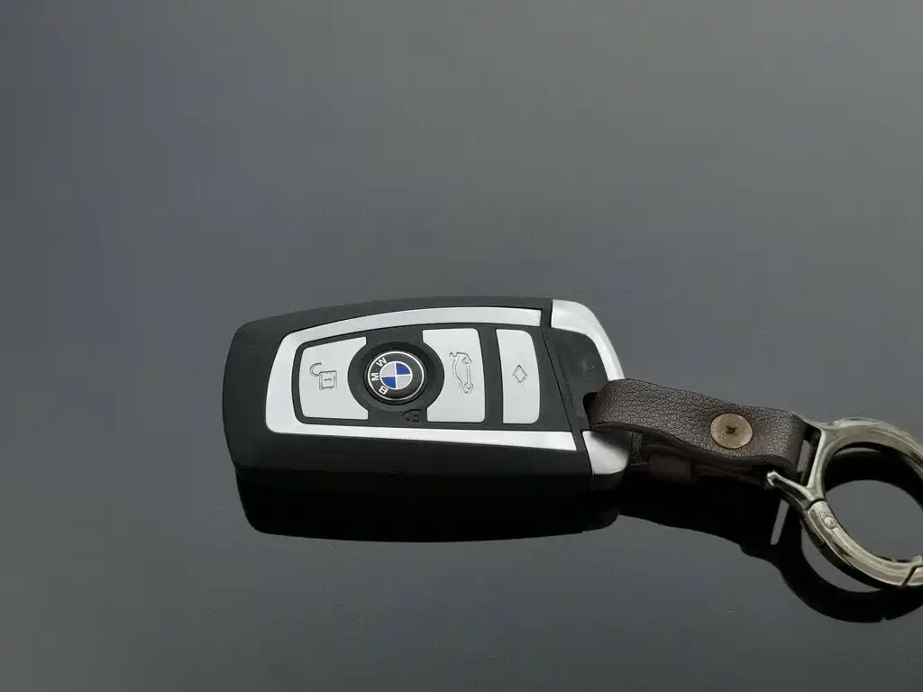 BMW 7 Series — миниатюра 19
