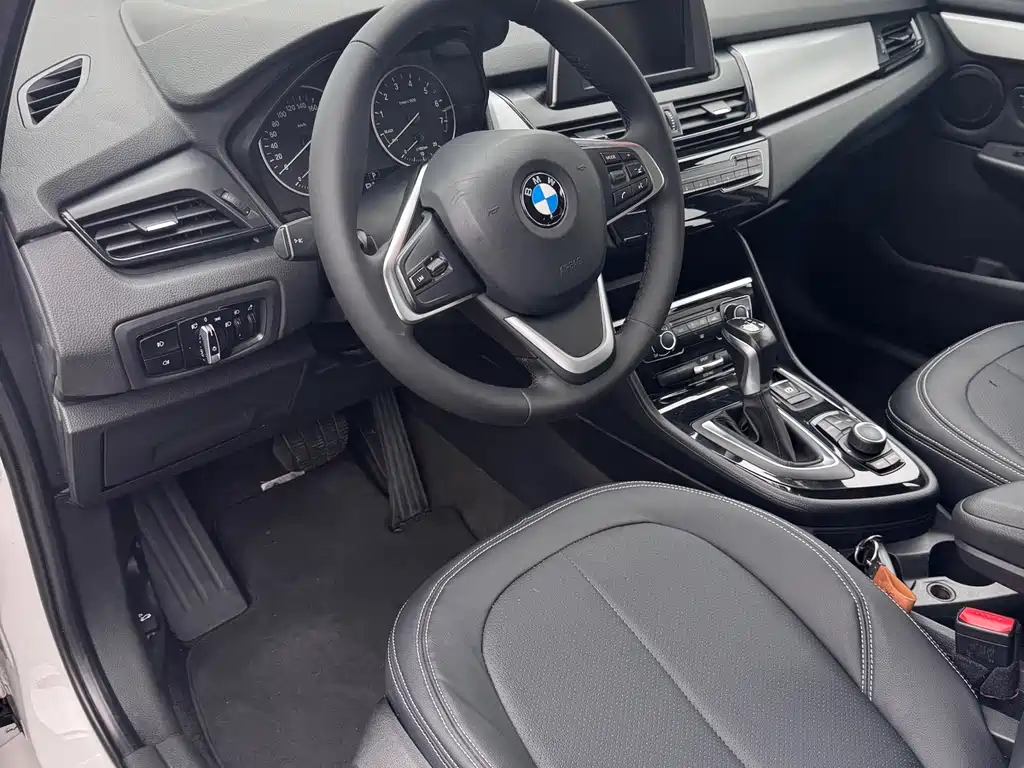 BMW 2 Series Active Tourer — миниатюра 9
