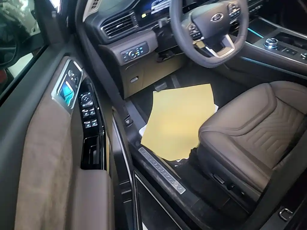 Ford Explorer — миниатюра 15
