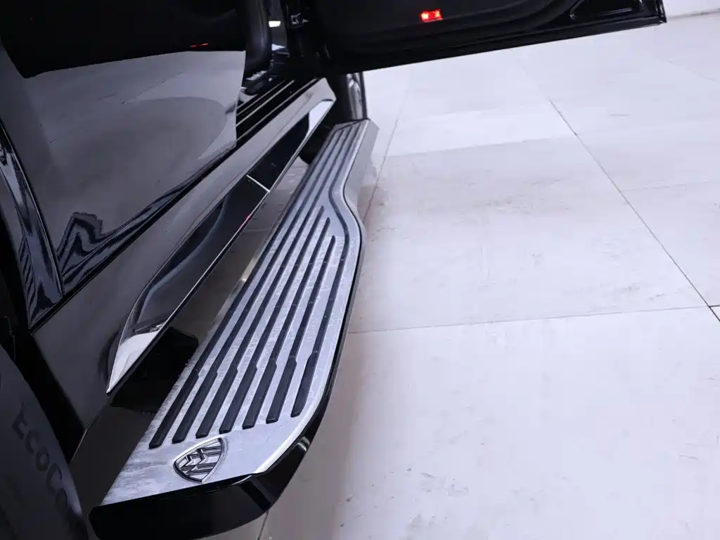 Mercedes-Benz GLE (Import) — миниатюра 24