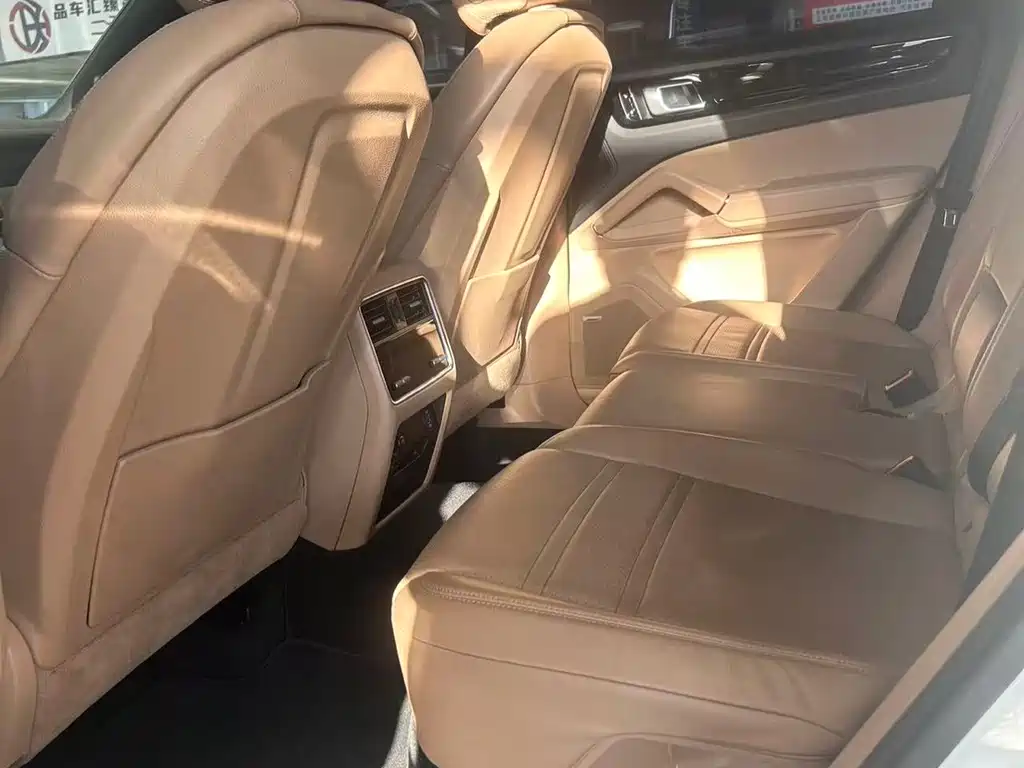 Porsche Cayenne — миниатюра 8