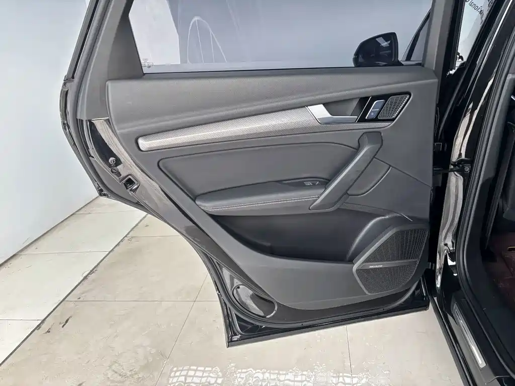 Audi Q5L — миниатюра 20