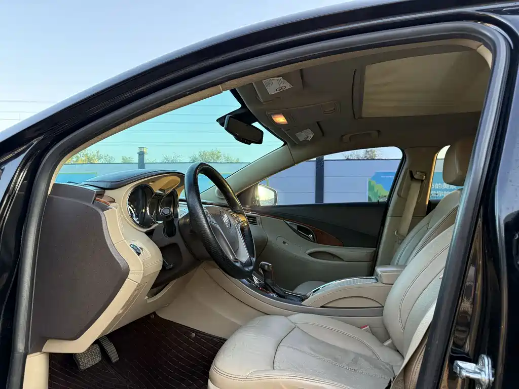 Buick LaCrosse — миниатюра 7