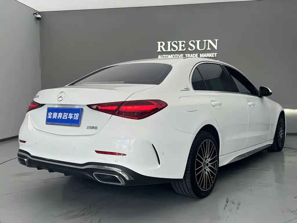 Mercedes-Benz C-Class — миниатюра 12