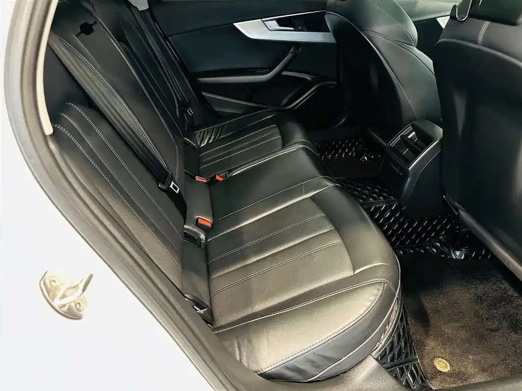 Audi A4L 2022 40 TFSI Fashion