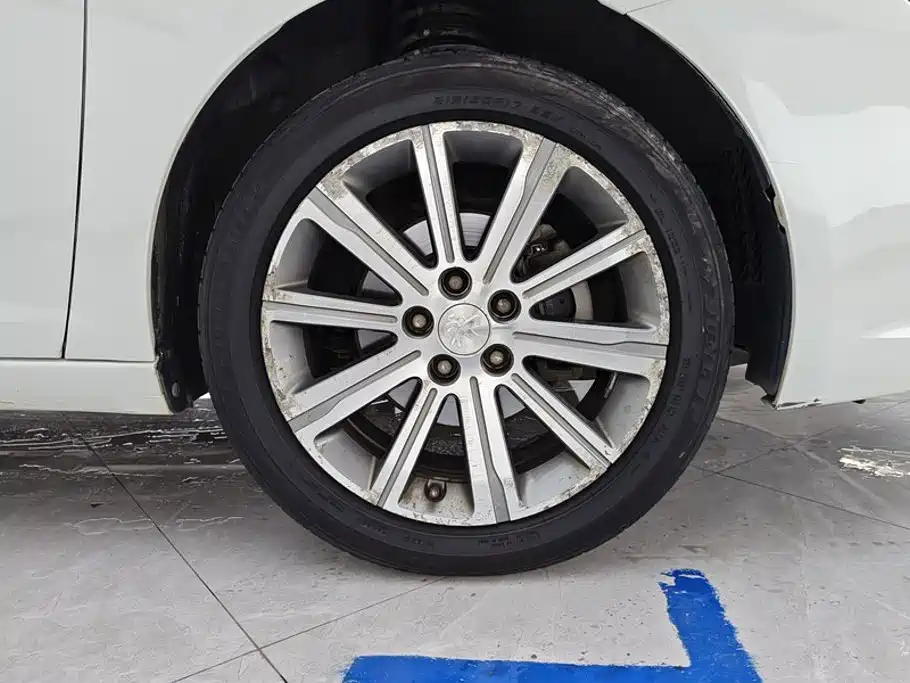 Peugeot 408 — миниатюра 6