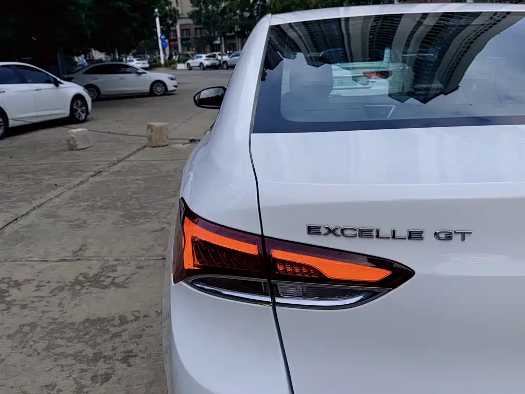 Buick Excelle — миниатюра 7
