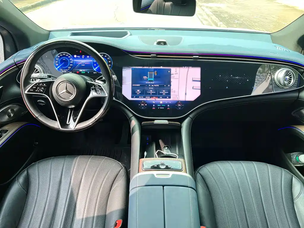 Mercedes-Benz EQS SUV — миниатюра 10