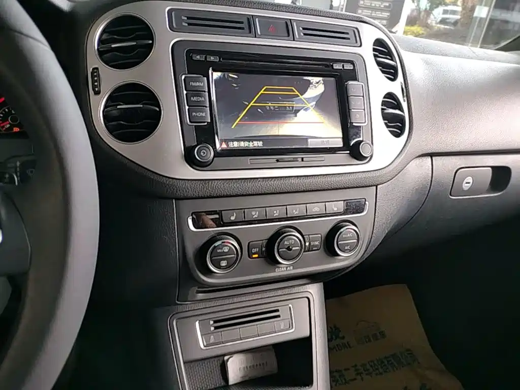 Volkswagen Tiguan — миниатюра 13
