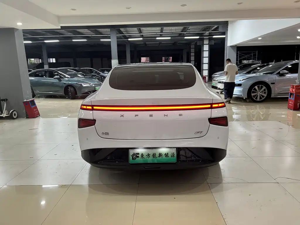 XPeng P7 — миниатюра 7