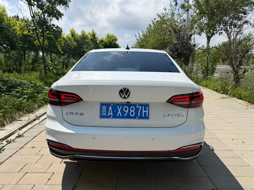 Volkswagen Lavida — миниатюра 8