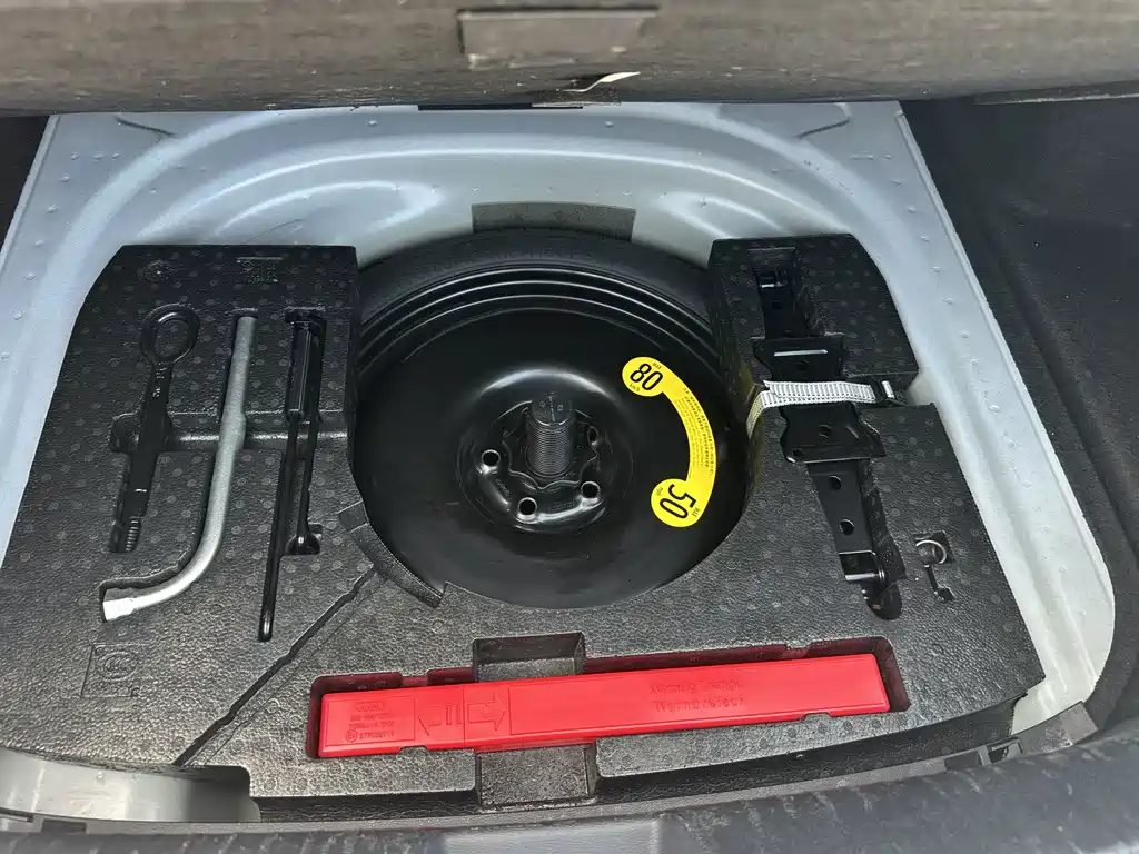 Volkswagen Sagitar — миниатюра 14