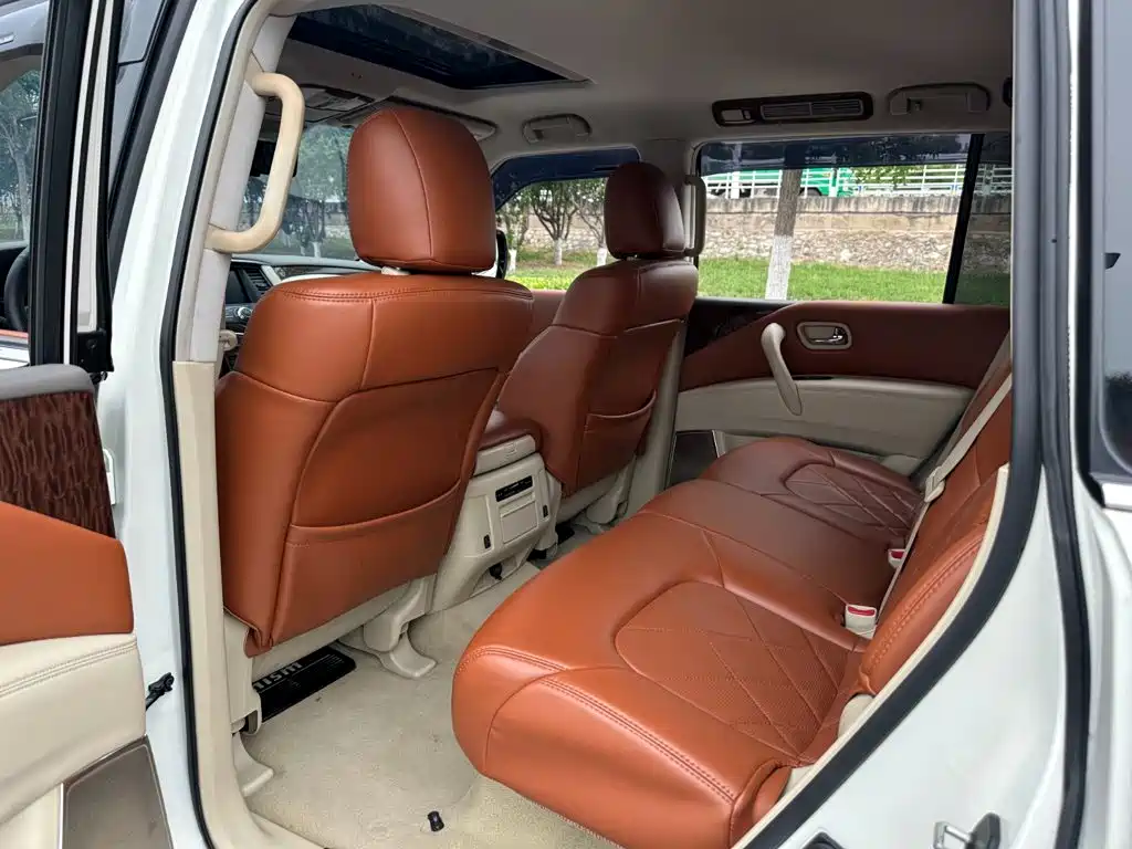 Nissan Patrol — миниатюра 6