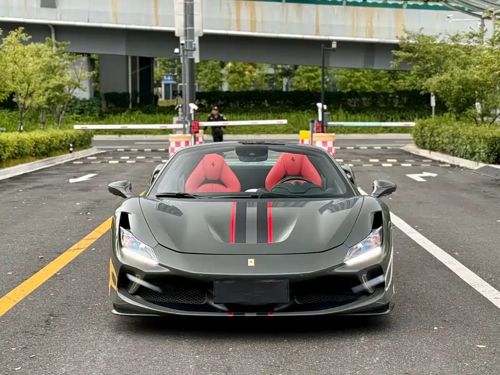 Ferrari F8 2021