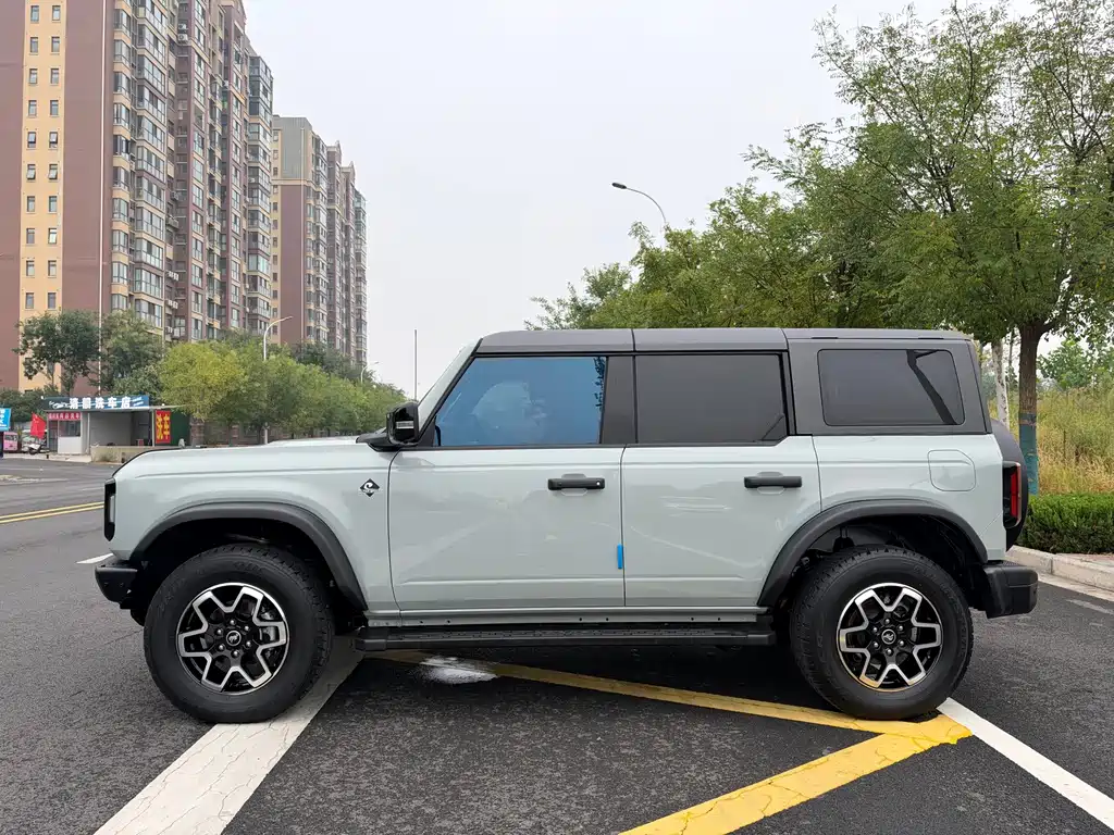 Ford Bronco — миниатюра 8