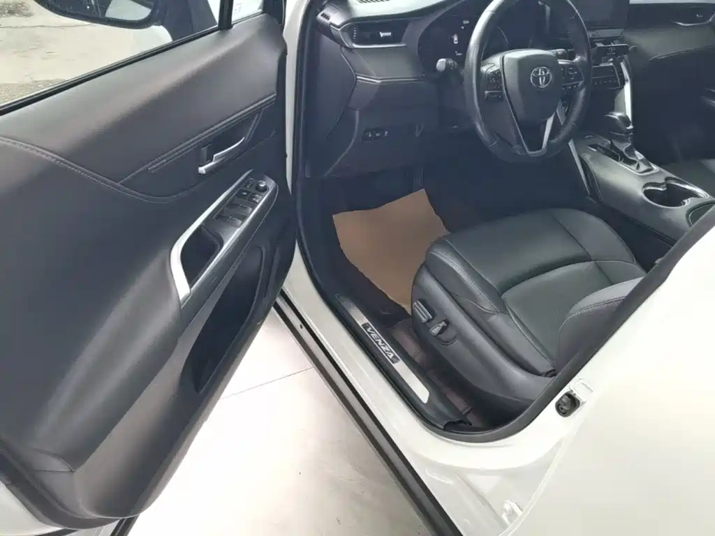 Toyota Venza — миниатюра 16