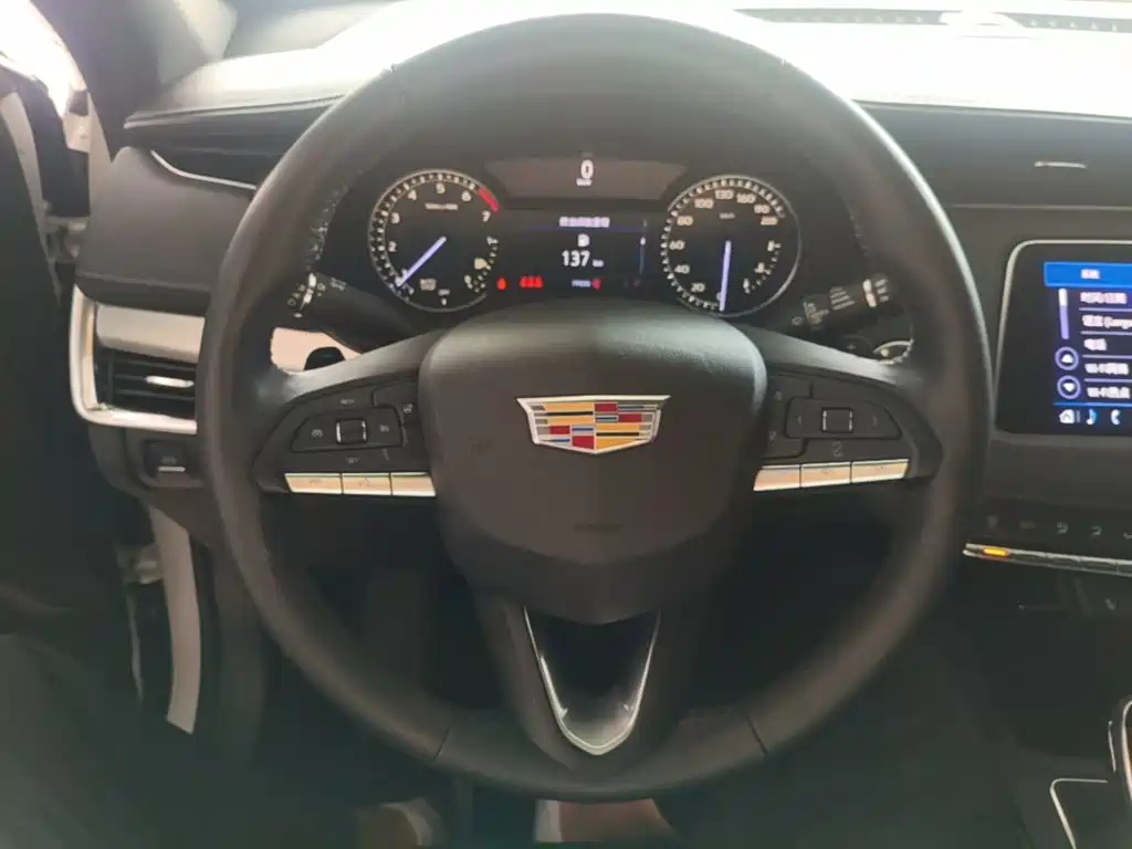 Cadillac XT4 — миниатюра 11