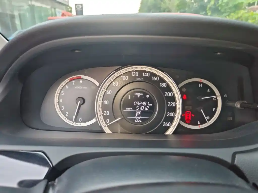 Honda Accord — миниатюра 12