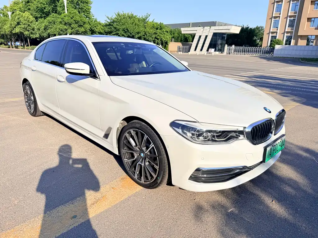 BMW 5 Series New Energy — миниатюра 3