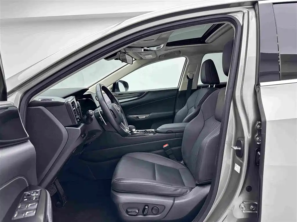 Lexus NX — миниатюра 17