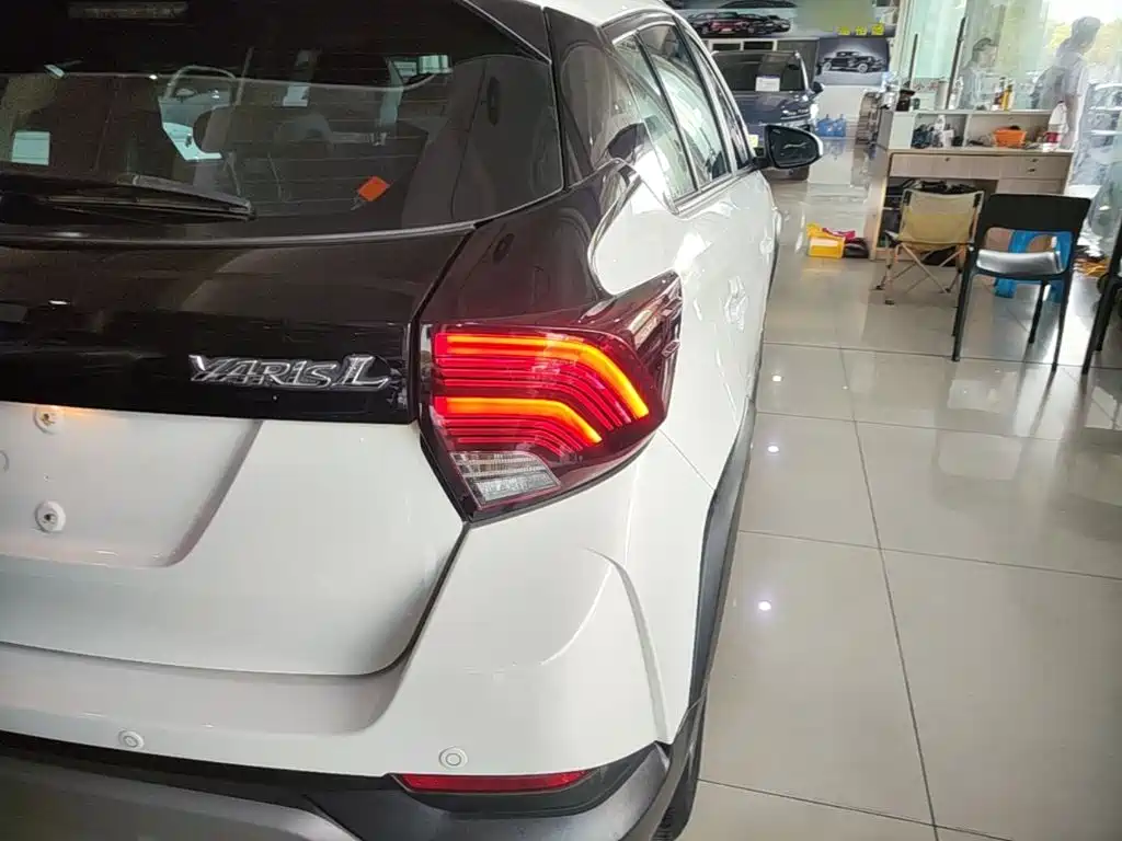Toyota Yaris L — миниатюра 8