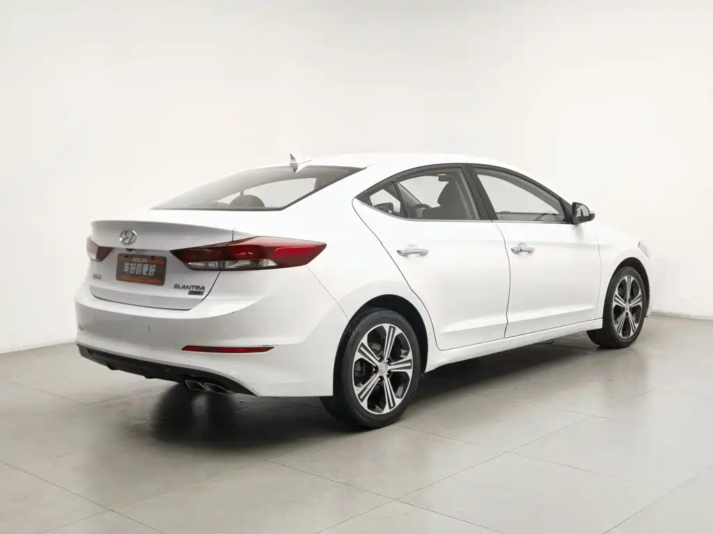 Hyundai Elantra — миниатюра 2