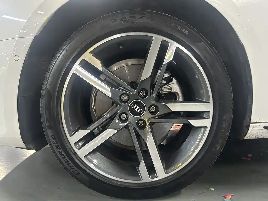 Audi A4L — миниатюра 5