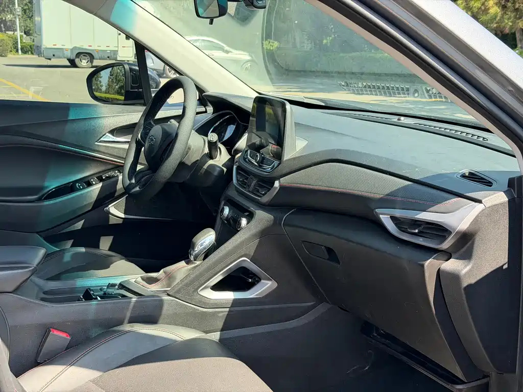 Chevrolet Volando — миниатюра 12
