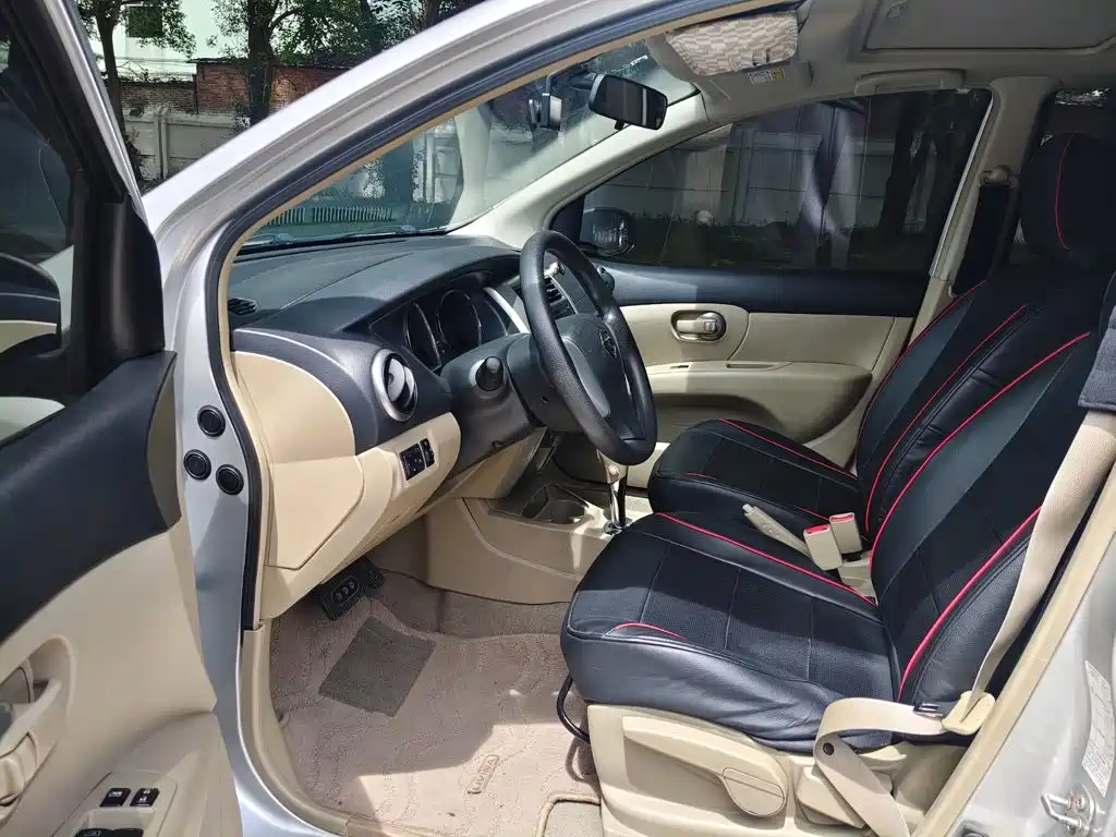 Nissan Livina — миниатюра 10