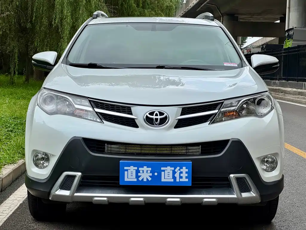 Toyota RAV4 — миниатюра 2