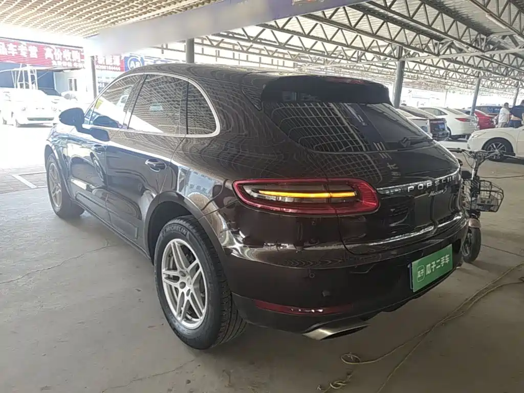 Porsche Macan — миниатюра 5