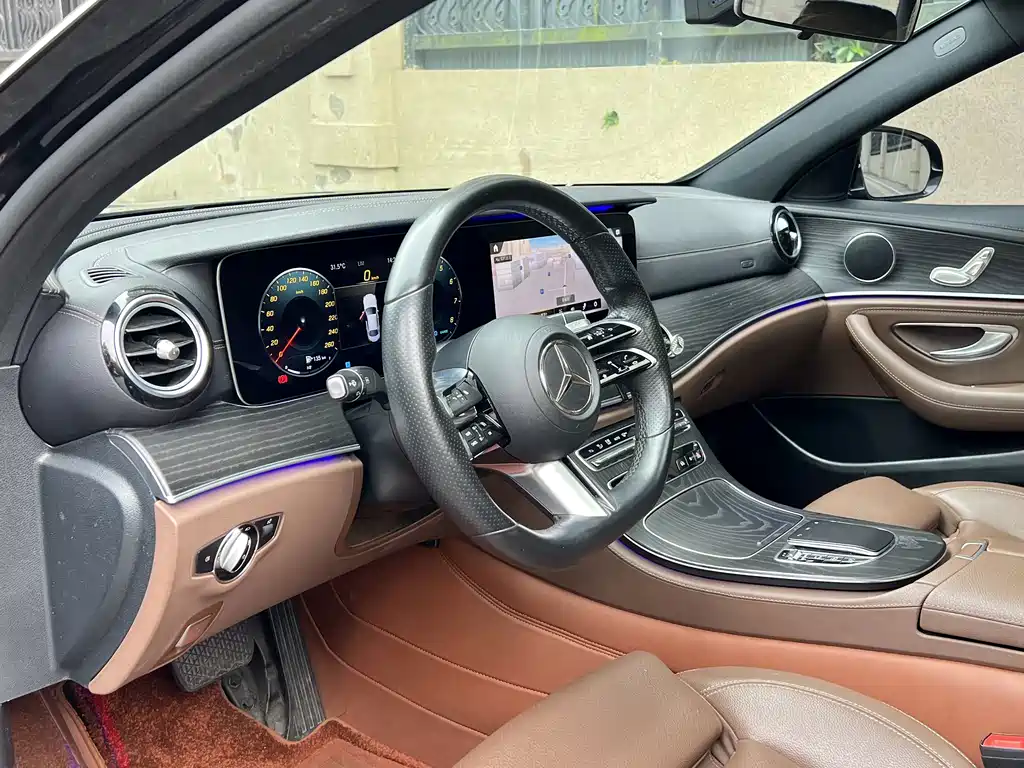 Mercedes-Benz E-Class — миниатюра 9