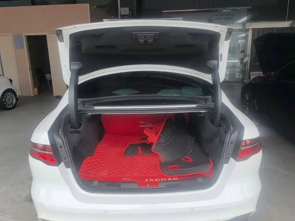 Jaguar XEL — миниатюра 19
