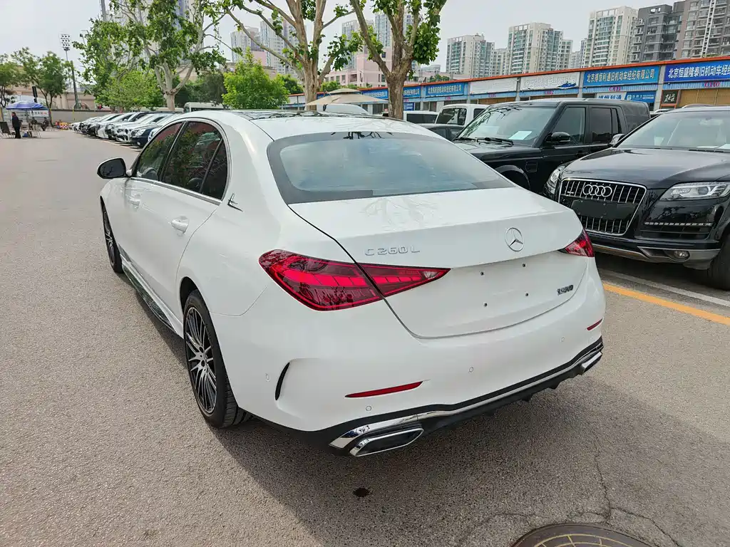 Mercedes-Benz C-Class — миниатюра 6