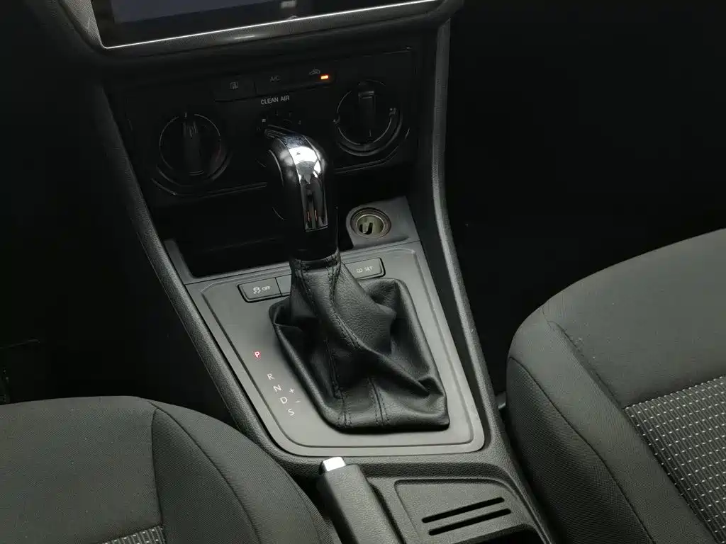 Volkswagen Lavida — миниатюра 13