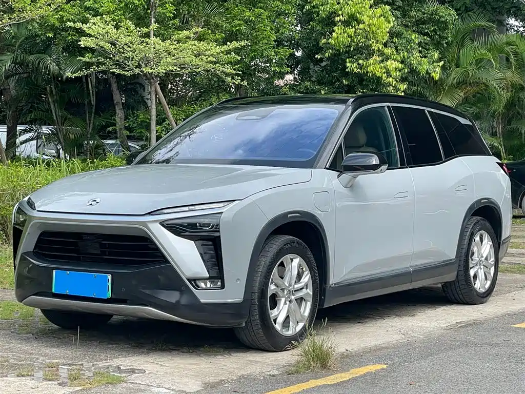 NIO ES8 2022 100kWh мест