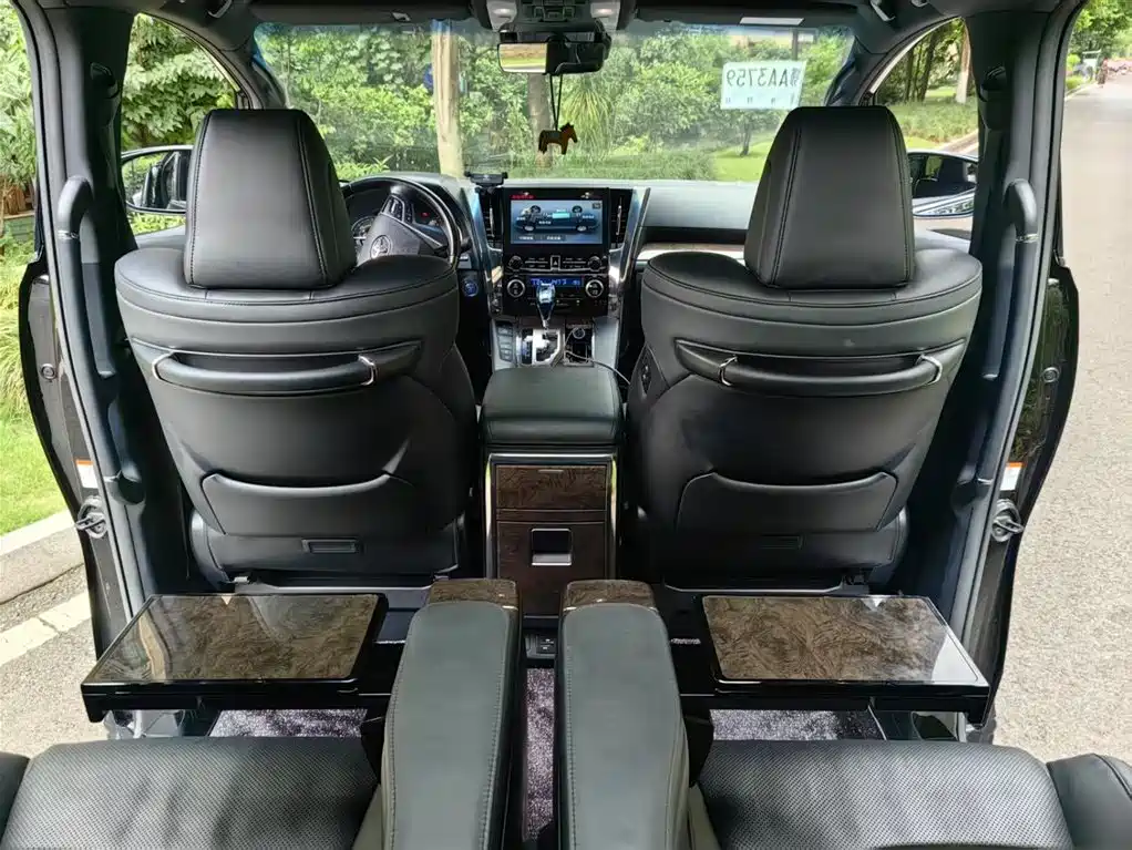 Toyota Vellfire 2020 2.5L HV Luxury