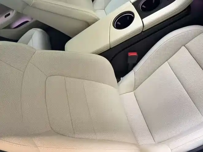 Porsche Taycan — миниатюра 3