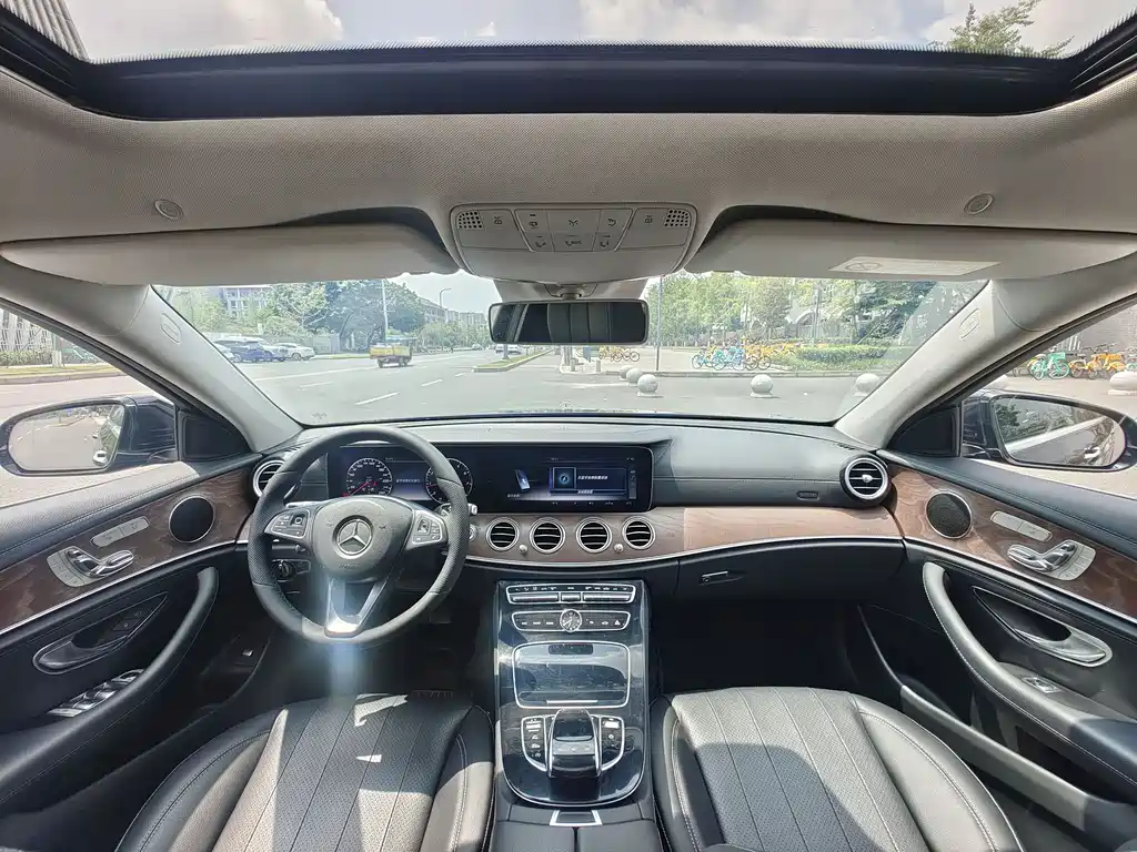 Mercedes-Benz E-Class E 2016 E 300 L Fashion
