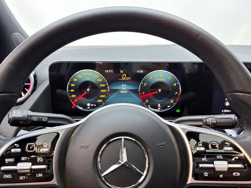 Mercedes-Benz GLA — миниатюра 6