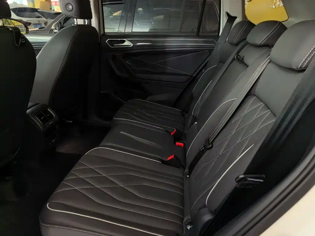 Volkswagen Tiguan L — миниатюра 17