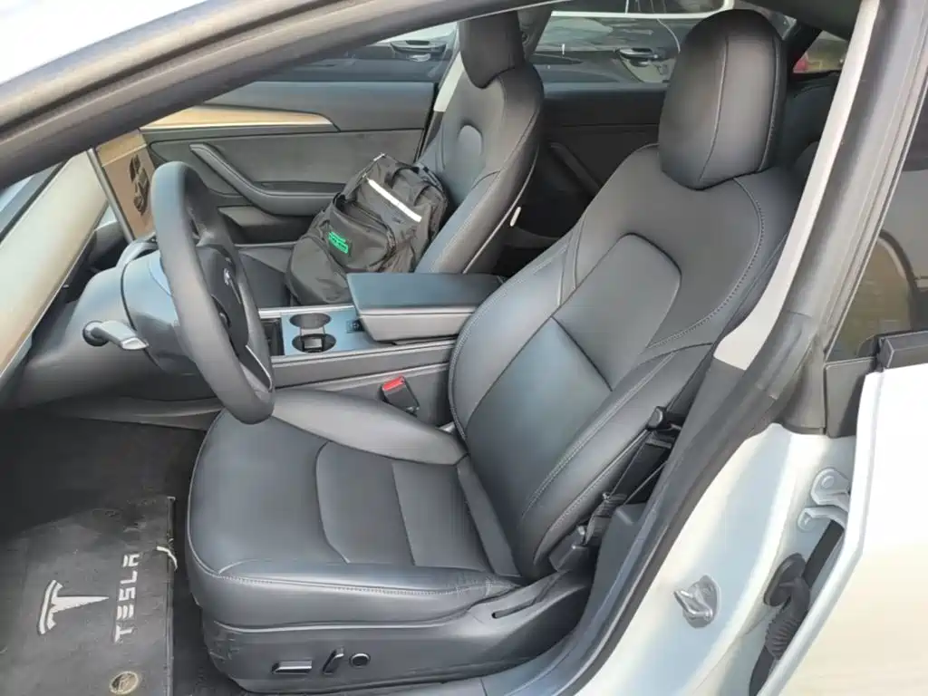 Tesla Model 3 — миниатюра 15