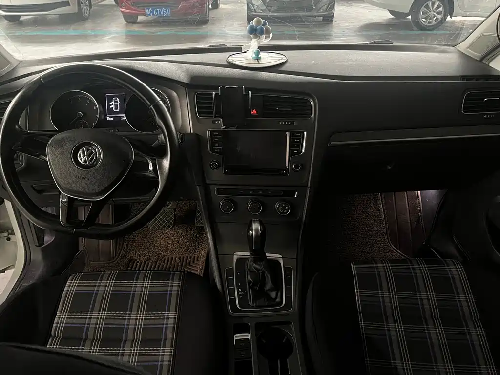 Volkswagen Golf — миниатюра 8