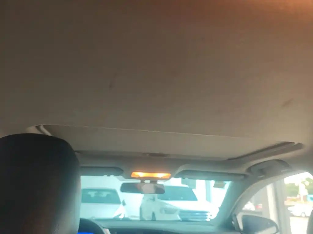 Toyota Corolla Hybrid — миниатюра 18